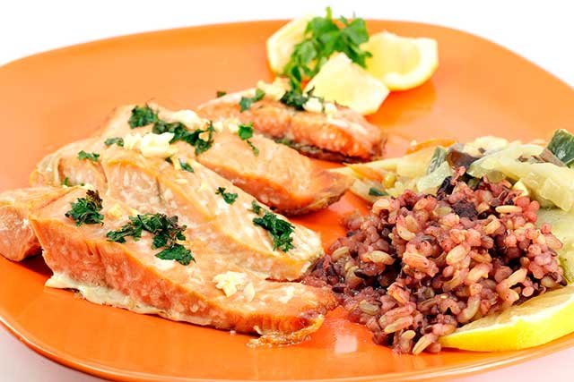 salmao-com-limao-arroz-frito